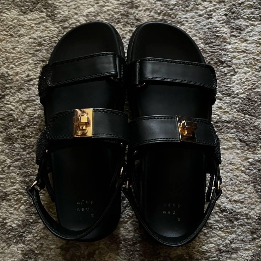 A new day Jonie sandals